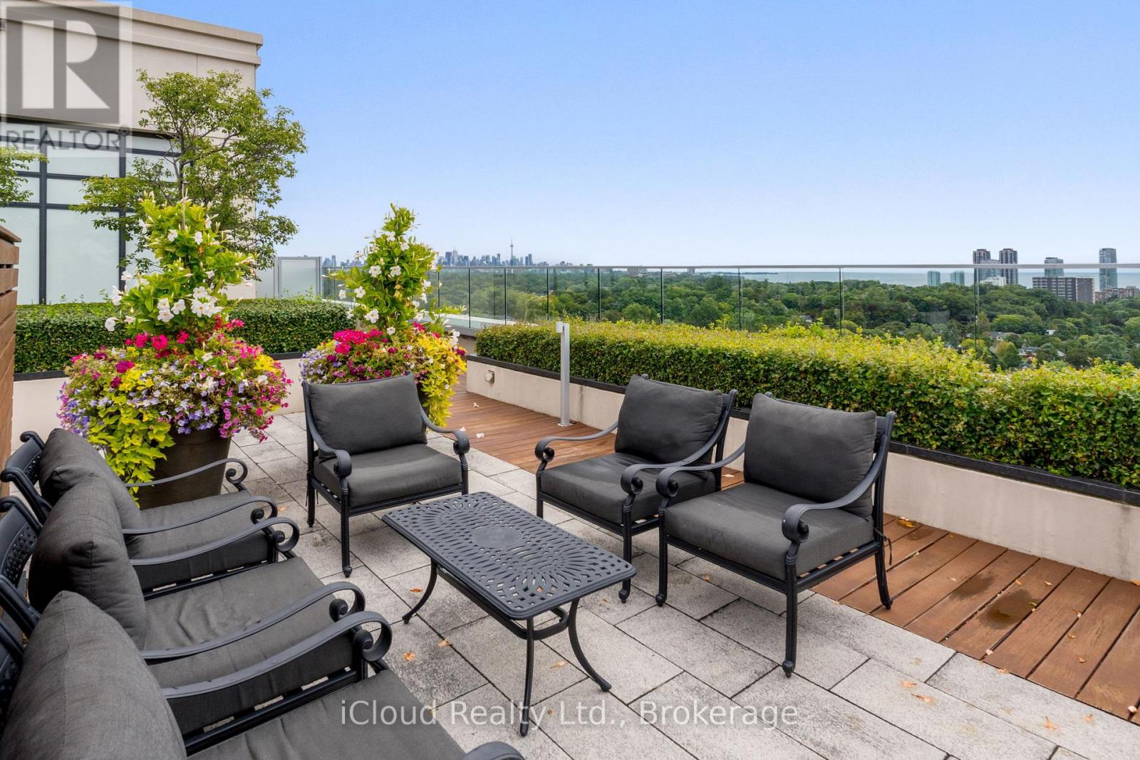 714 - 1 Old Mill Drive, Toronto, Ontario  M6S 0A1 - Photo 35 - W12773634