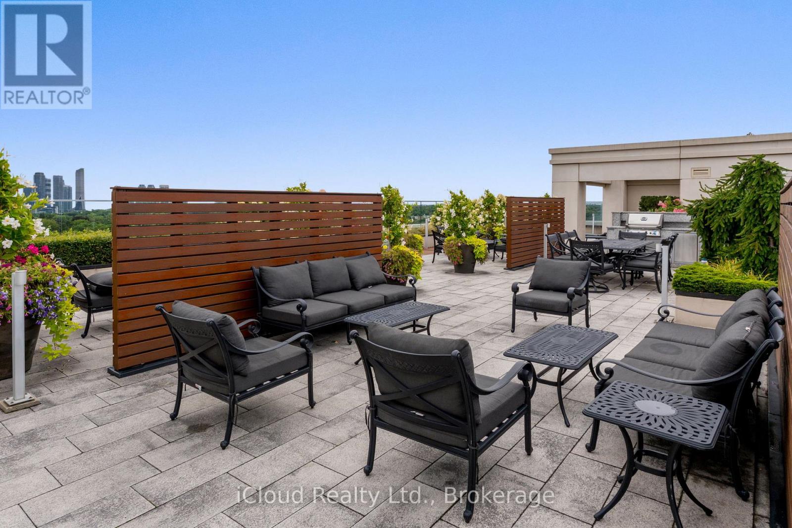 714 - 1 Old Mill Drive, Toronto, Ontario  M6S 0A1 - Photo 36 - W12773634