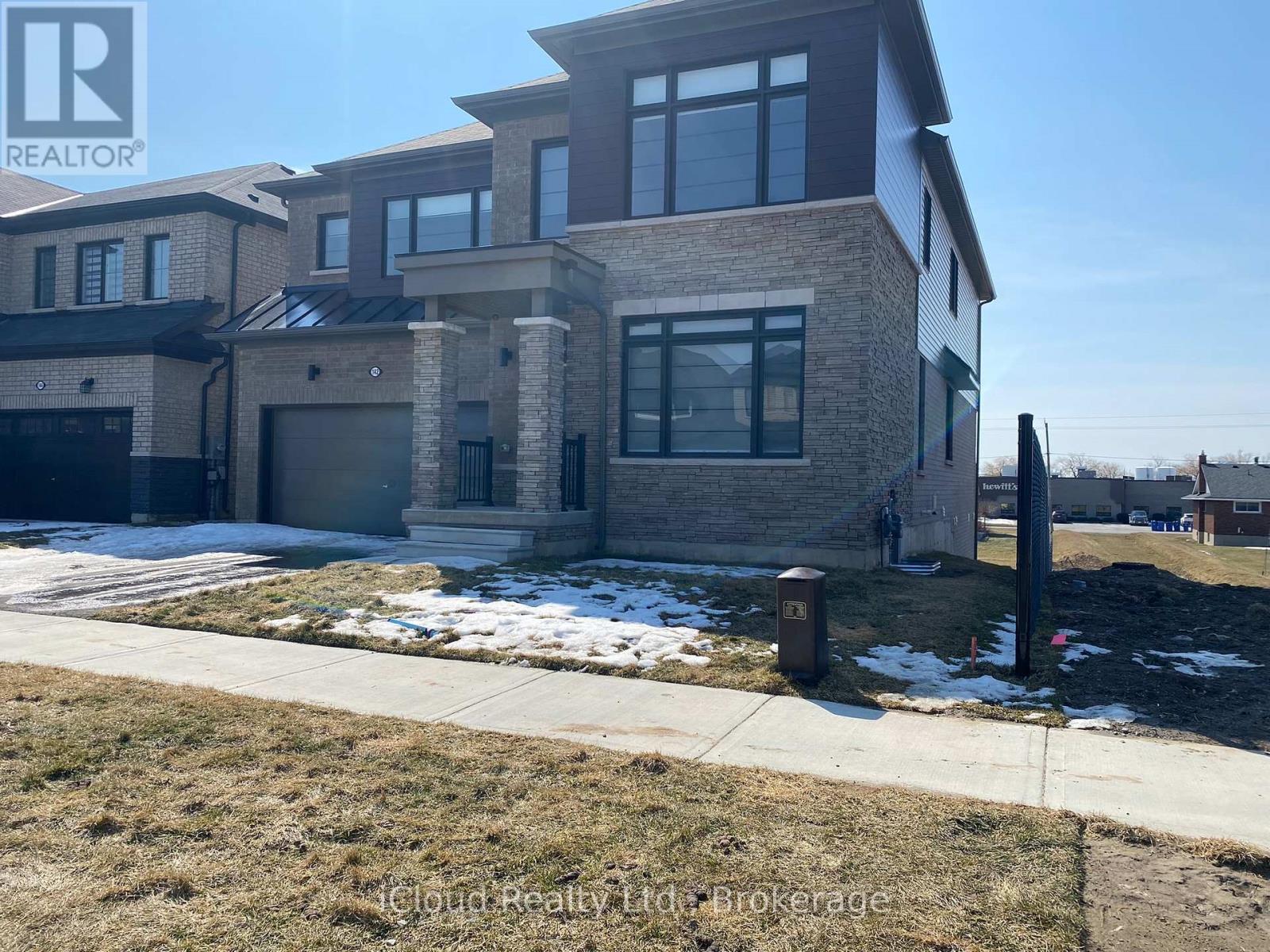 Upper Unit - 142 David Street, Haldimand, Ontario  N0A 1H0 - Photo 2 - X12734358