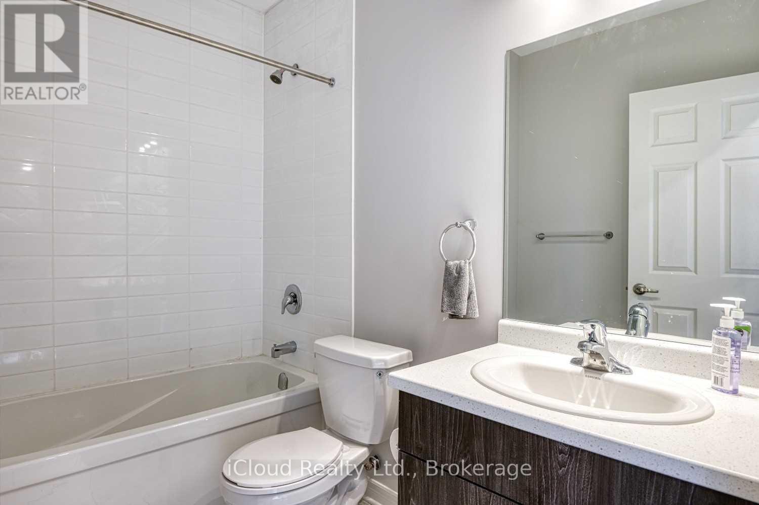 2 - 10a Lloyd Street, St. Catharines, Ontario  L2S 2N8 - Photo 8 - X12791720