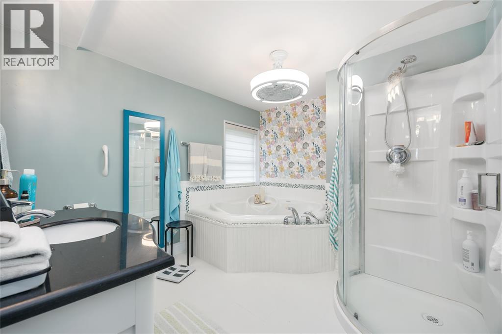 527 Errol Road West, Sarnia photo 12