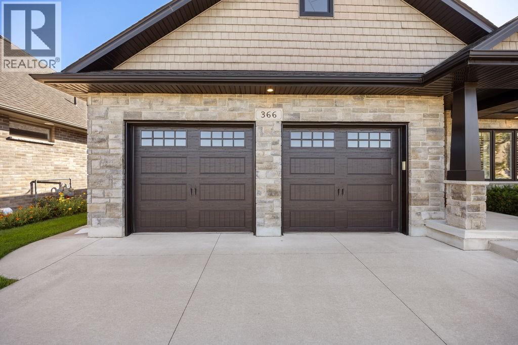 366 Sawgrass Place, Sarnia, Ontario  N7W 0B2 - Photo 4 - 26004226