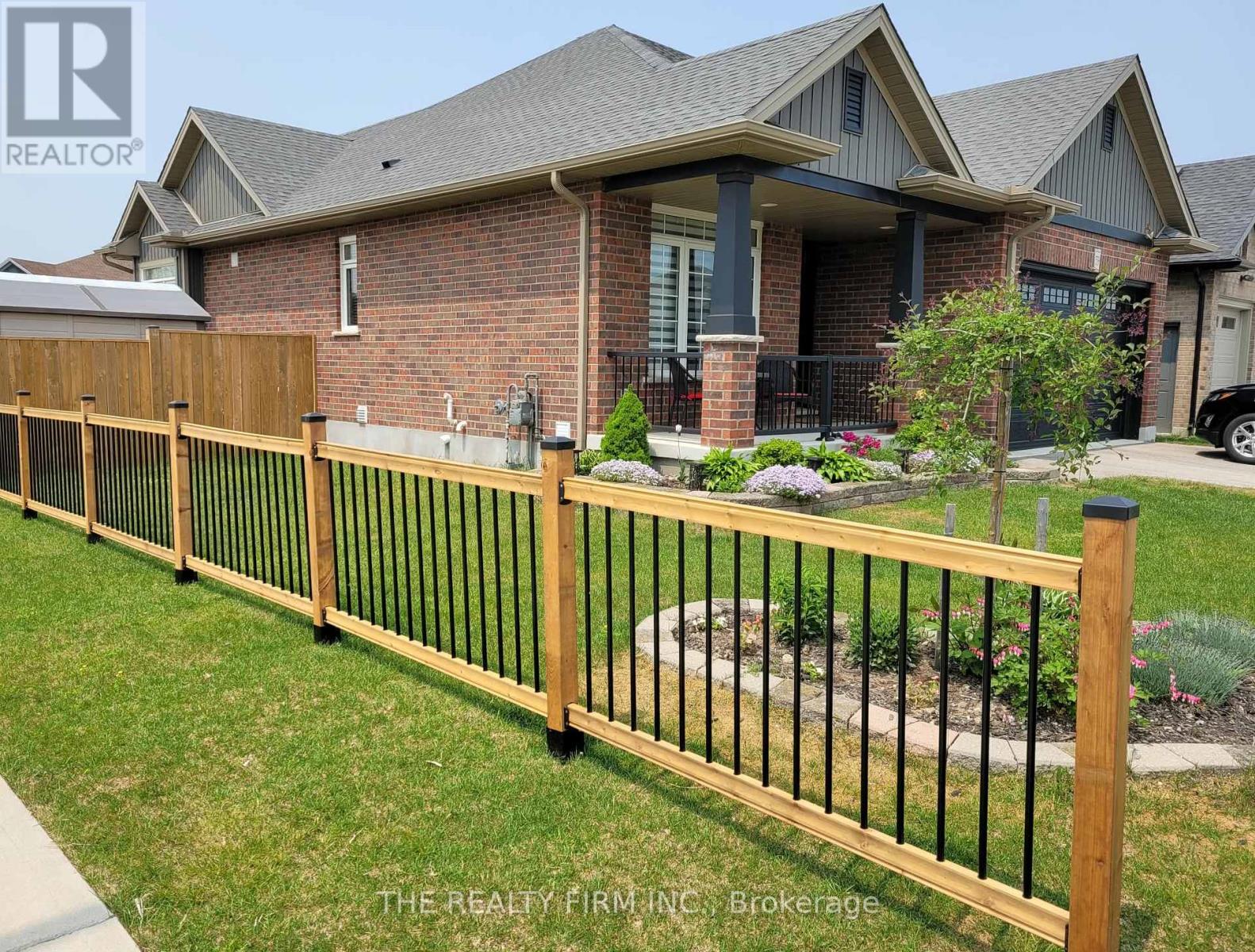 59 Freeman Lane, Central Elgin, Ontario  N5P 0E5 - Photo 2 - X12832256