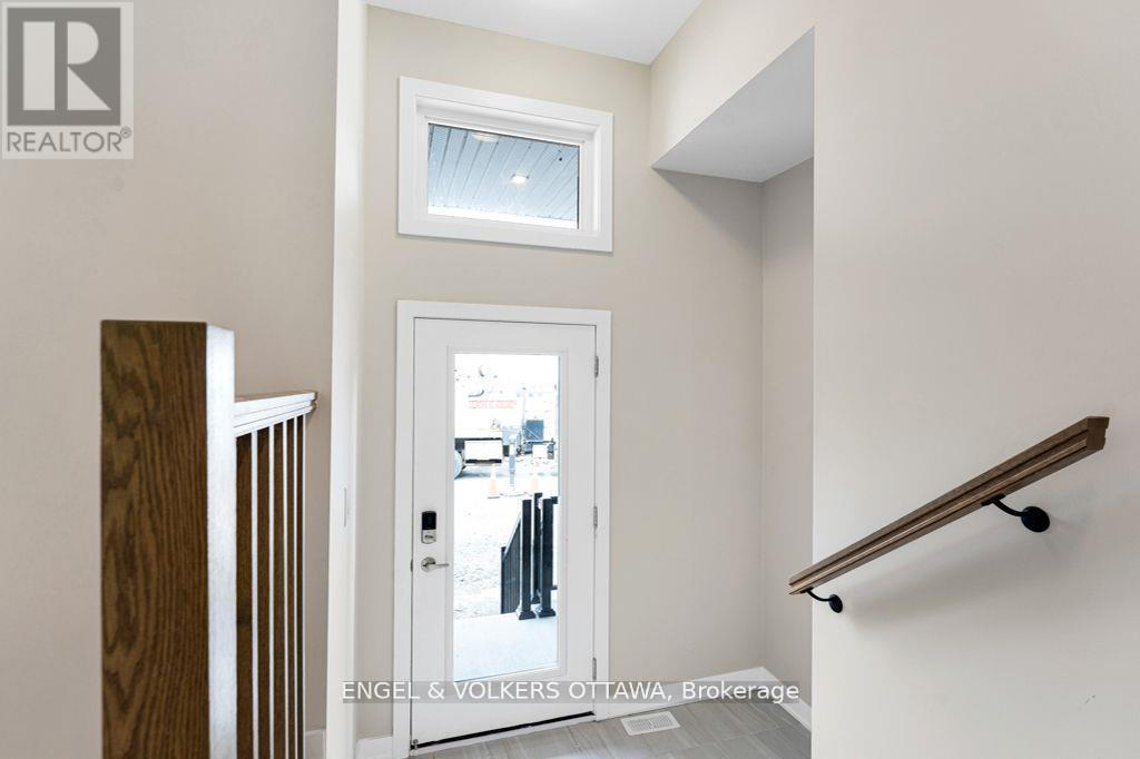 227 Speckled Alder Row, Ottawa, Ontario  K2J 7G6 - Photo 2 - X12832306