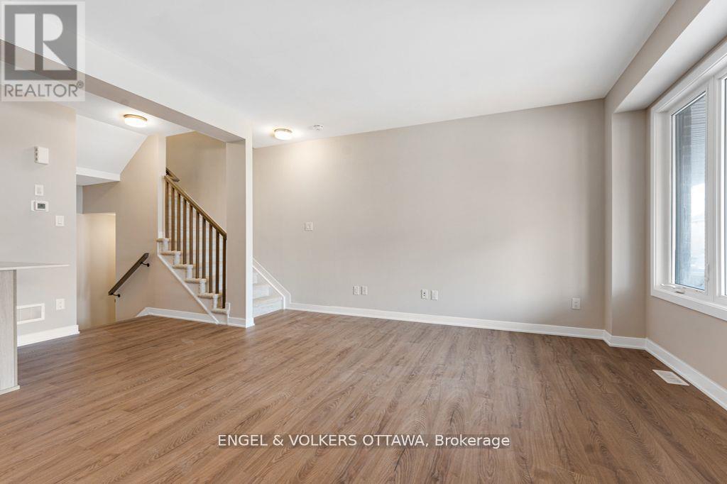 227 Speckled Alder Row, Ottawa, Ontario  K2J 7G6 - Photo 3 - X12832306