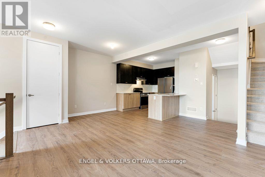 227 Speckled Alder Row, Ottawa, Ontario  K2J 7G6 - Photo 5 - X12832306