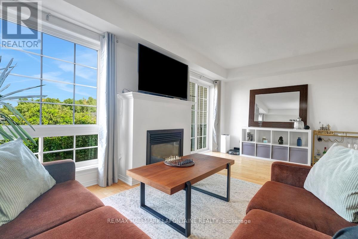 442 Wisteria Crescent, Ottawa, Ontario  K1V 0P1 - Photo 8 - X12832316