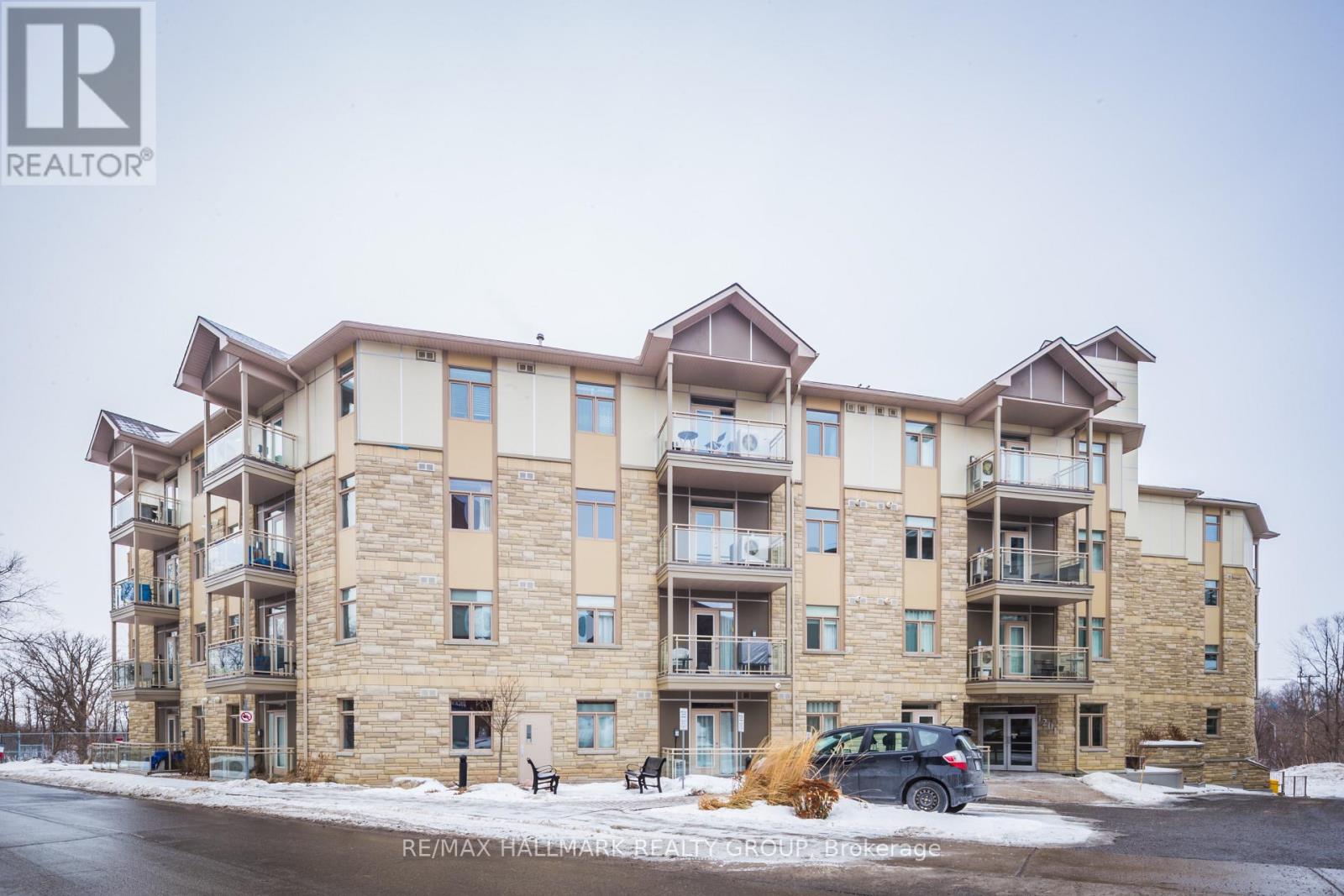 401 - 1201 Ohio Street, Ottawa, Ontario  K1H 0A1 - Photo 2 - X12832366