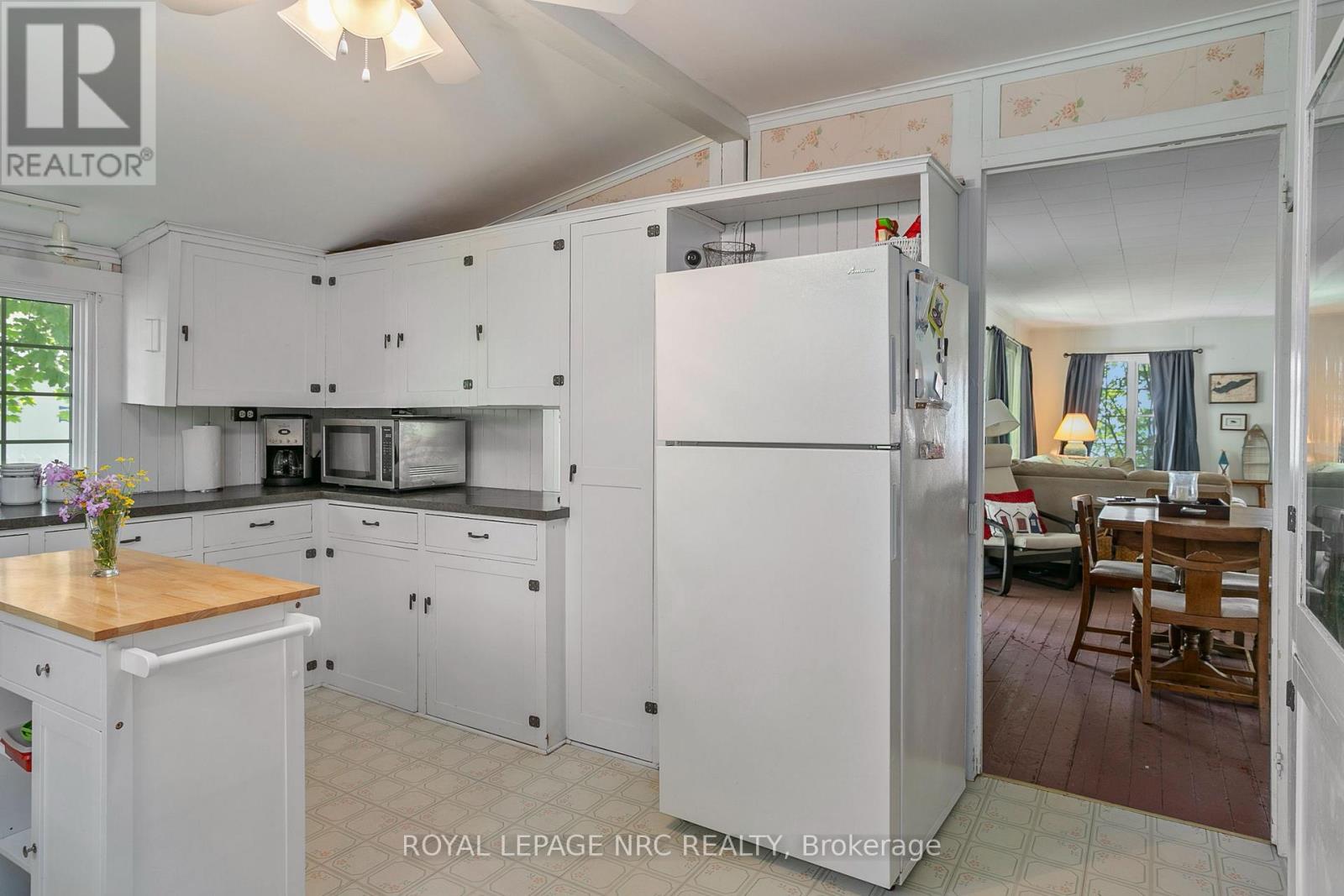 3786 Terrace Lane S, Fort Erie, Ontario  L0S 1B0 - Photo 11 - X12832328