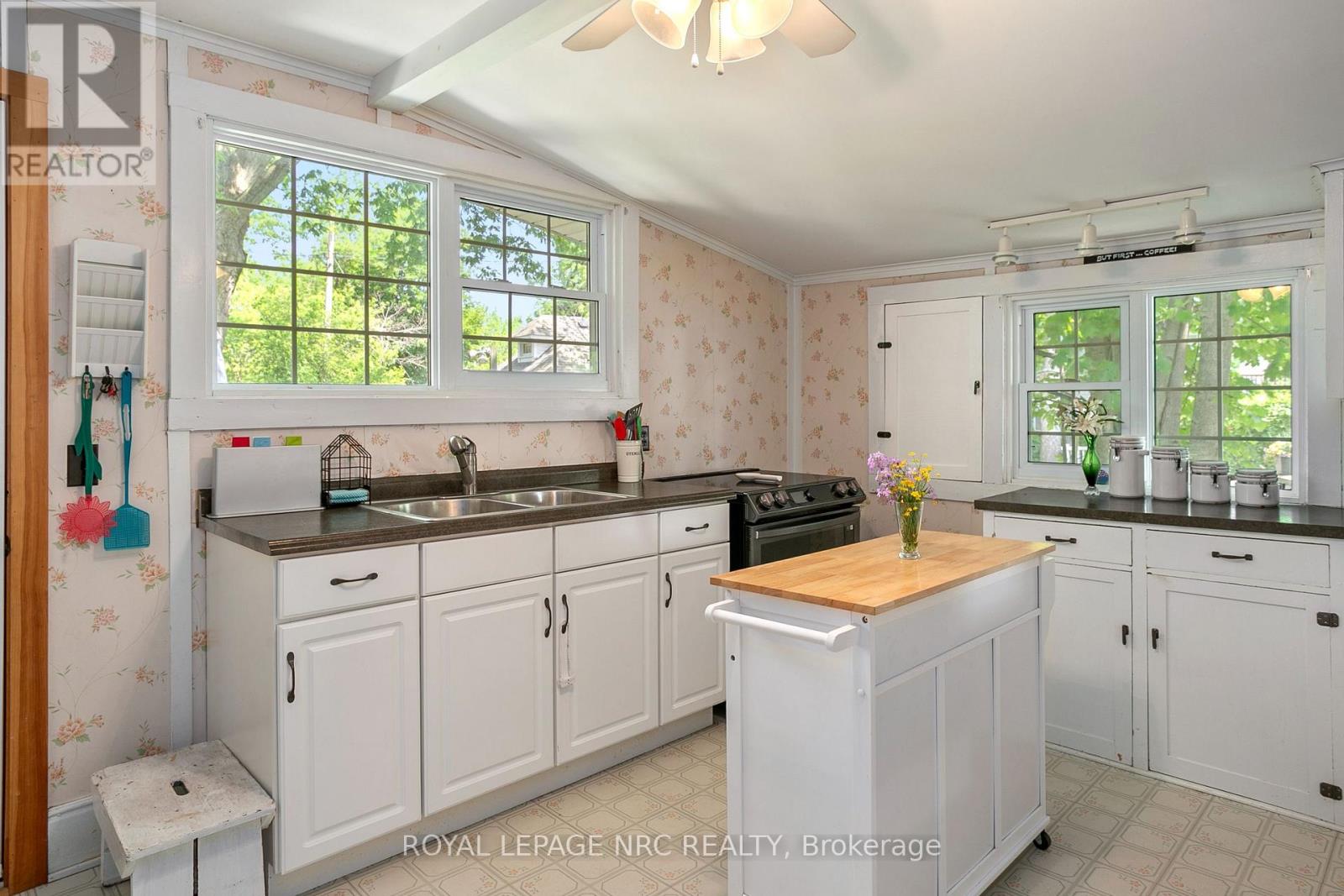 3786 Terrace Lane S, Fort Erie, Ontario  L0S 1B0 - Photo 14 - X12832328