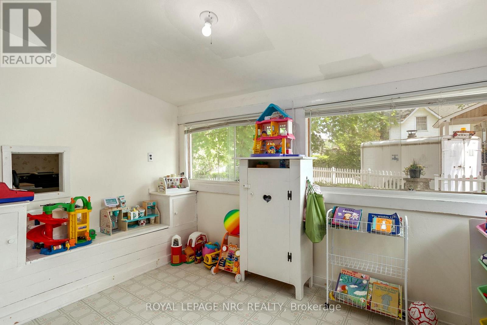 3786 Terrace Lane S, Fort Erie, Ontario  L0S 1B0 - Photo 18 - X12832328