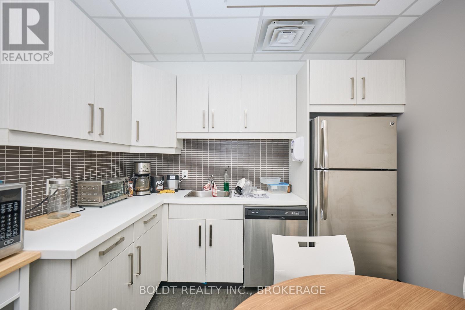 2 Front Street N, Thorold, Ontario  L2V 1X4 - Photo 20 - X12832384