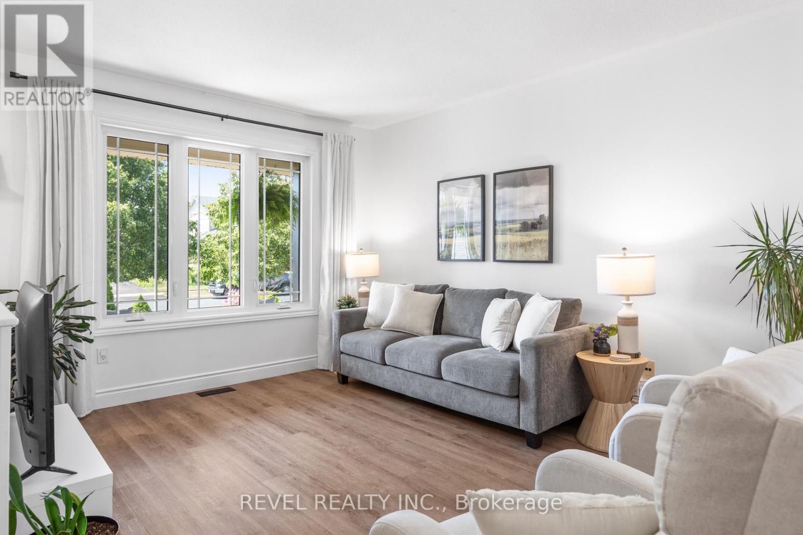 39 Springdale Drive, Kawartha Lakes, Ontario  K9V 0J4 - Photo 4 - X12832372