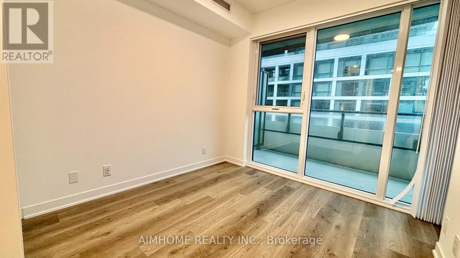 915 - 180 Front Street E, Toronto, Ontario  M5A 0A9 - Photo 4 - C12832276