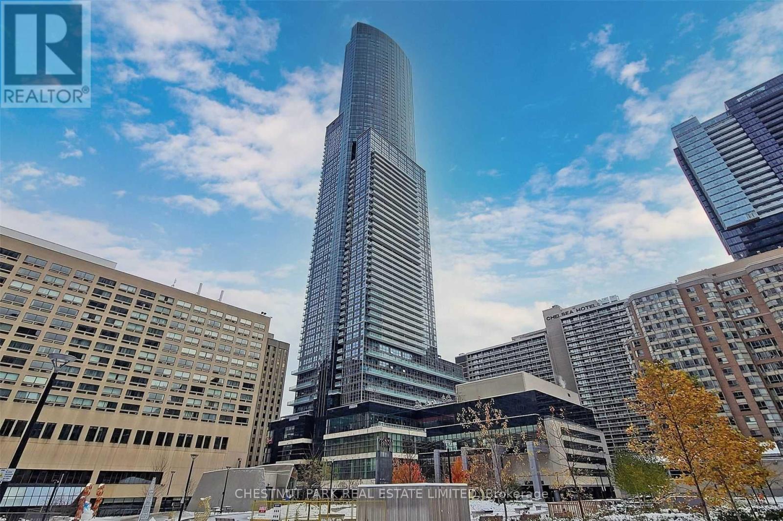 6416 - 388 Yonge Street, Toronto, Ontario  M5B 0A4 - Photo 1 - C12832308