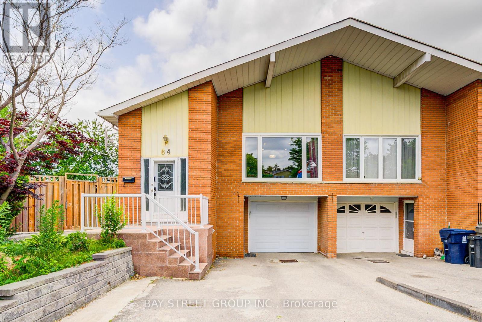 64 RAKEWOOD CRESCENT, Toronto, Ontario