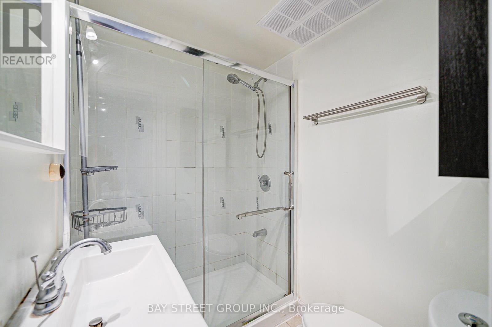 64 Rakewood Crescent, Toronto, Ontario  M1V 1M7 - Photo 19 - E12832272