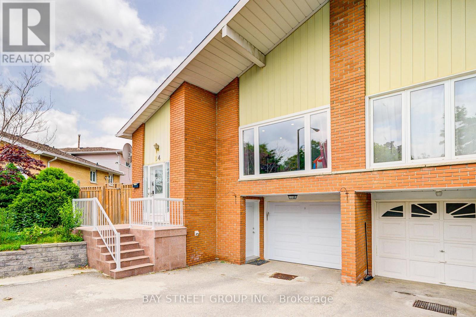 64 Rakewood Crescent, Toronto, Ontario  M1V 1M7 - Photo 3 - E12832272