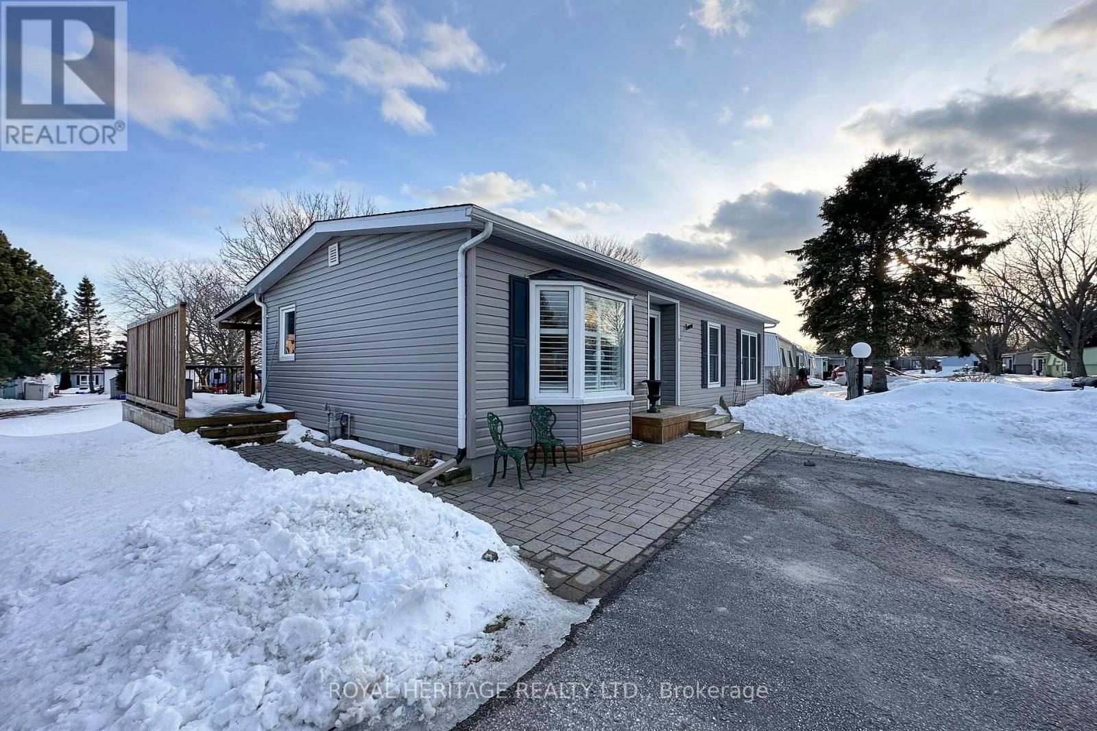 11 Heritage Lane, Clarington, Ontario  L1B 1A5 - Photo 3 - E12832302