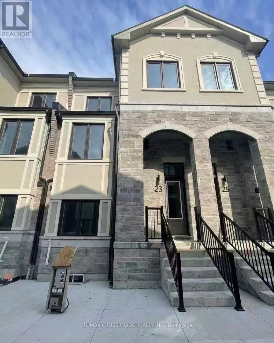 23 Mermot Lane, Richmond Hill, Ontario  L4B 0J5 - Photo 2 - N12832284