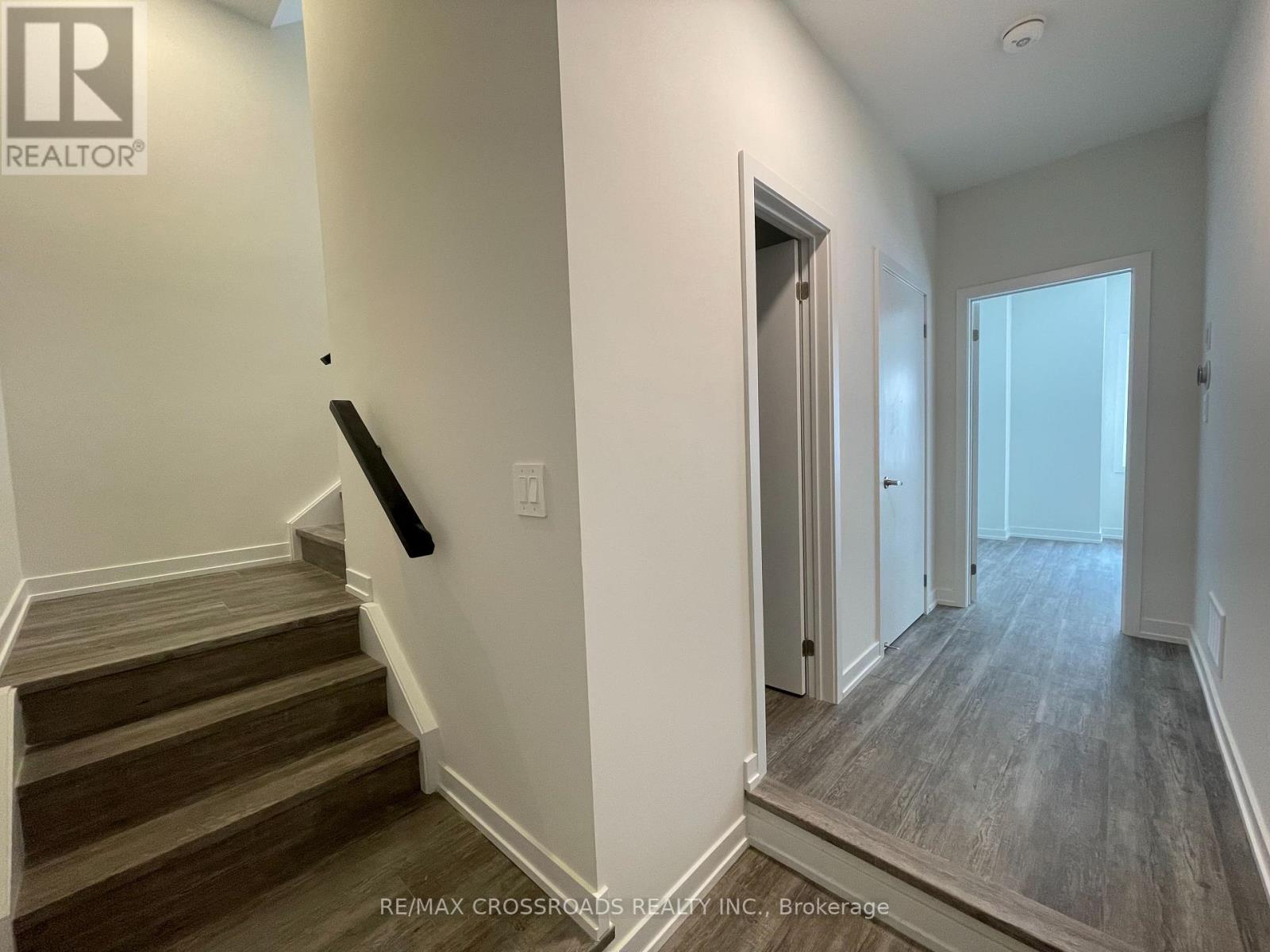 23 Mermot Lane, Richmond Hill, Ontario  L4B 0J5 - Photo 5 - N12832284