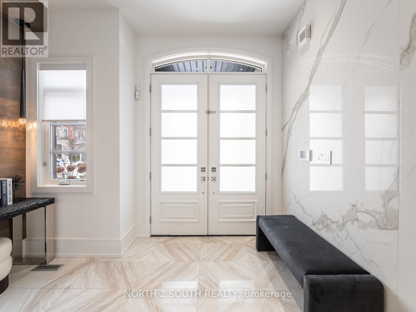 36 Kylemount Court, Vaughan, Ontario  L4J 0J4 - Photo 2 - N12832310