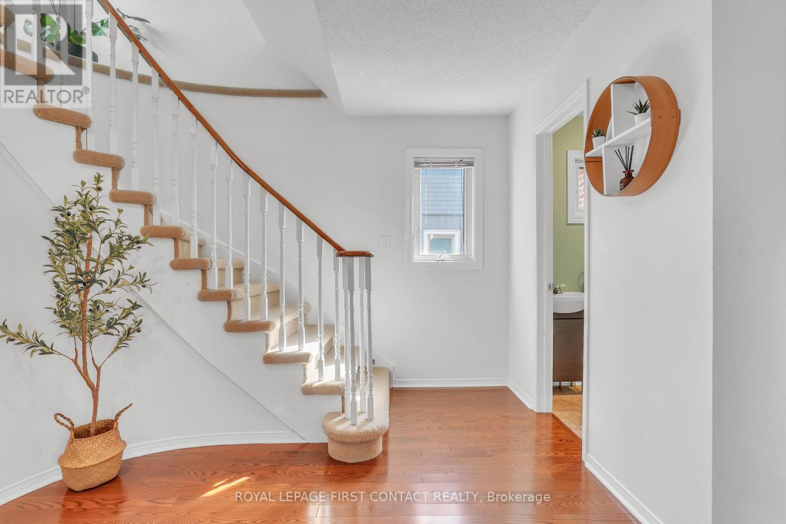 195 Billings Crescent, Newmarket, Ontario  L3Y 7Y5 - Photo 5 - N12832346