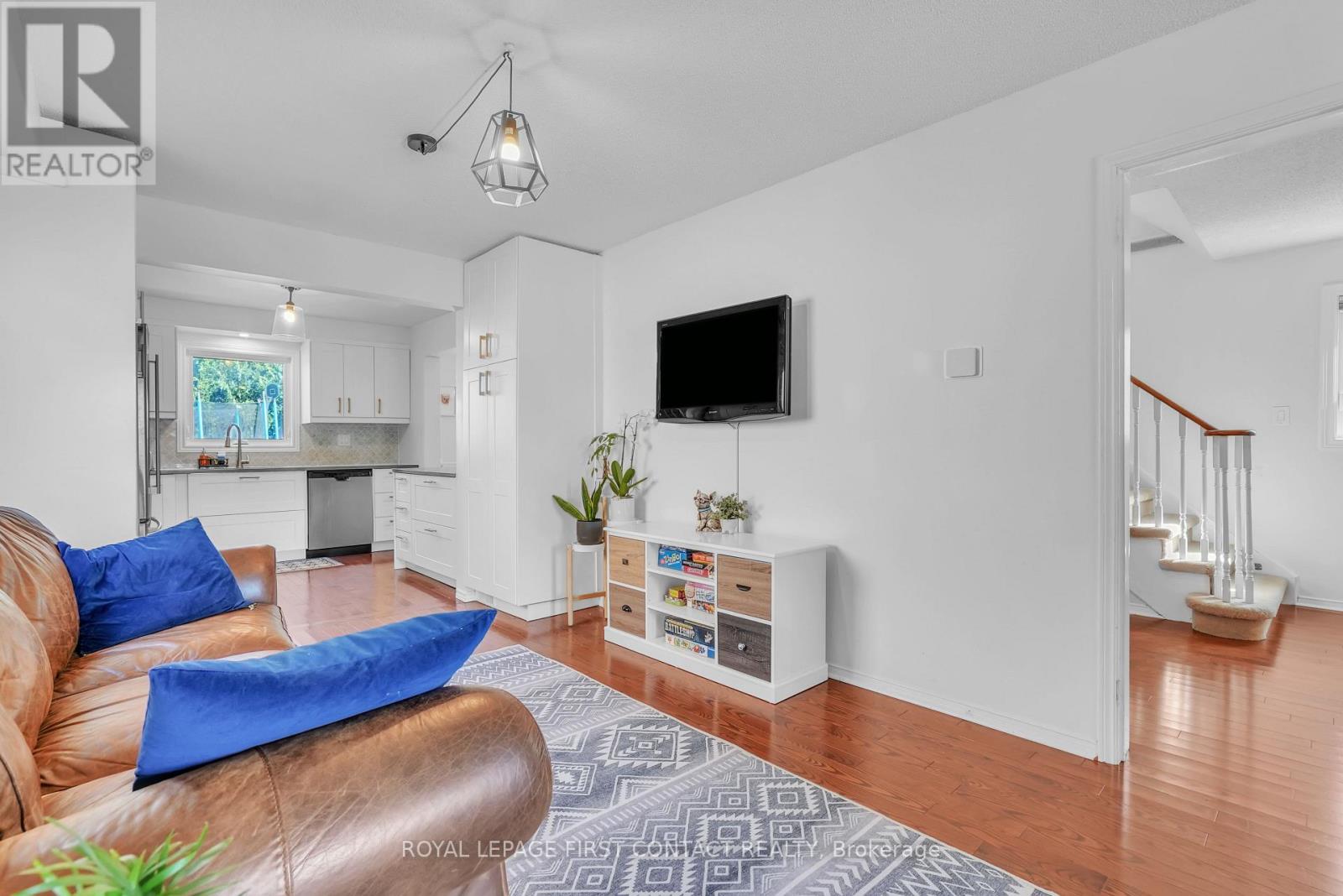 195 Billings Crescent, Newmarket, Ontario  L3Y 7Y5 - Photo 8 - N12832346