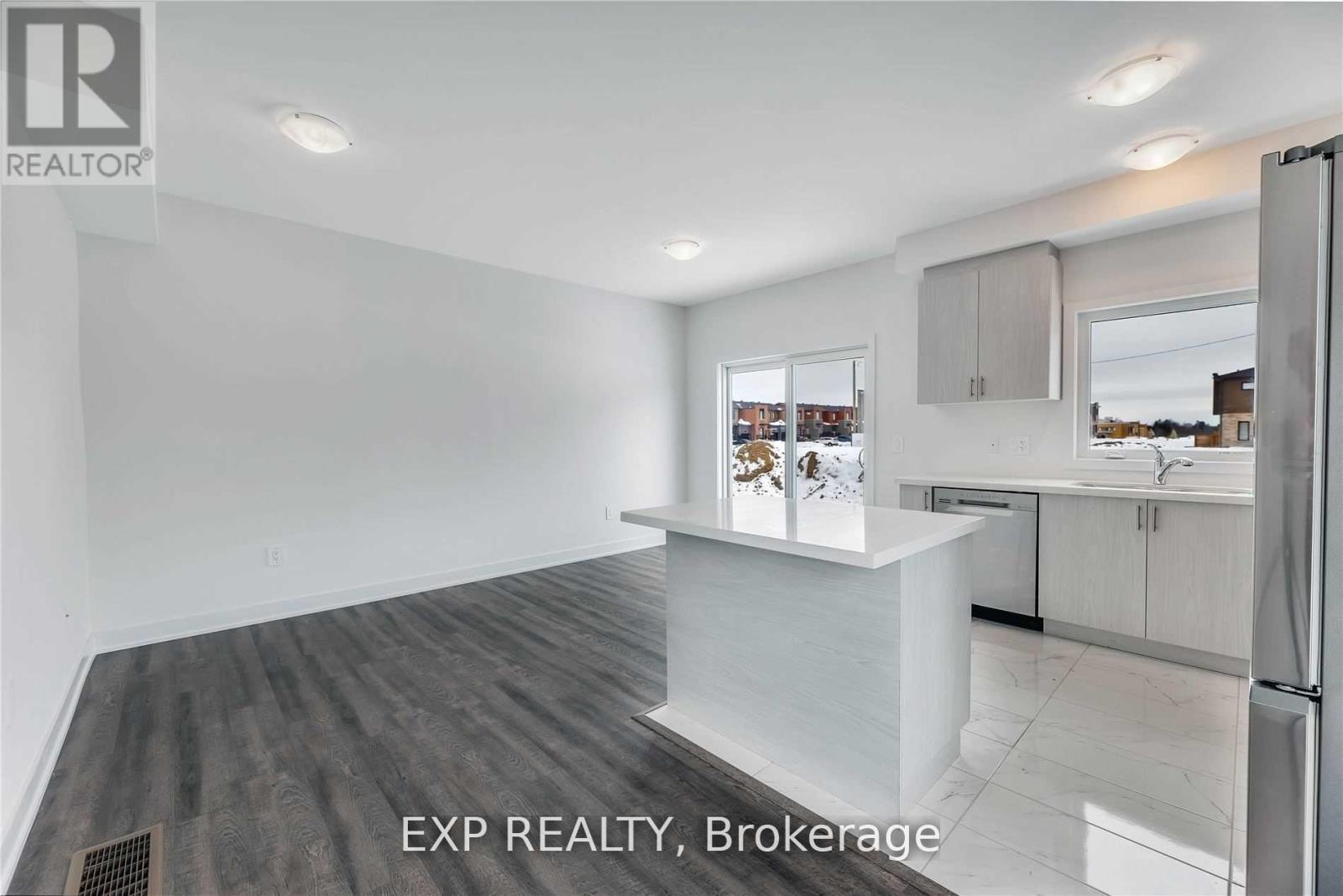 11 Evergreen Terrace, Barrie (Painswick South), Ontario  L9J 0M6 - Photo 5 - S12832258