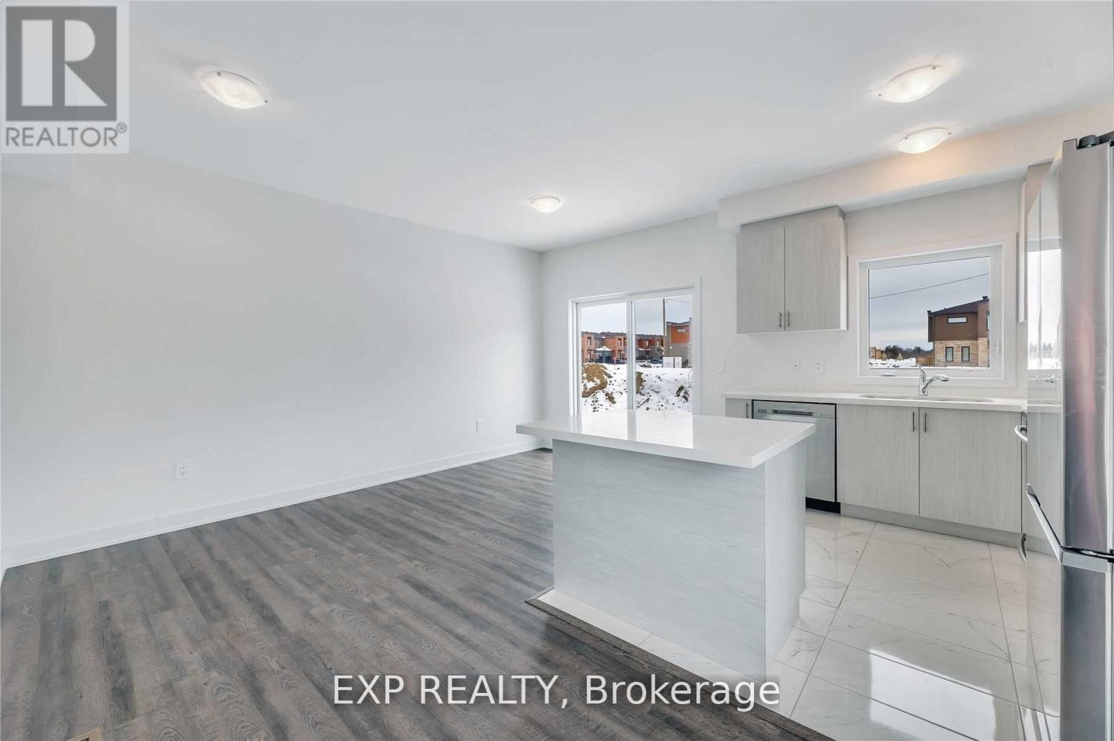 11 Evergreen Terrace, Barrie (Painswick South), Ontario  L9J 0M6 - Photo 6 - S12832258