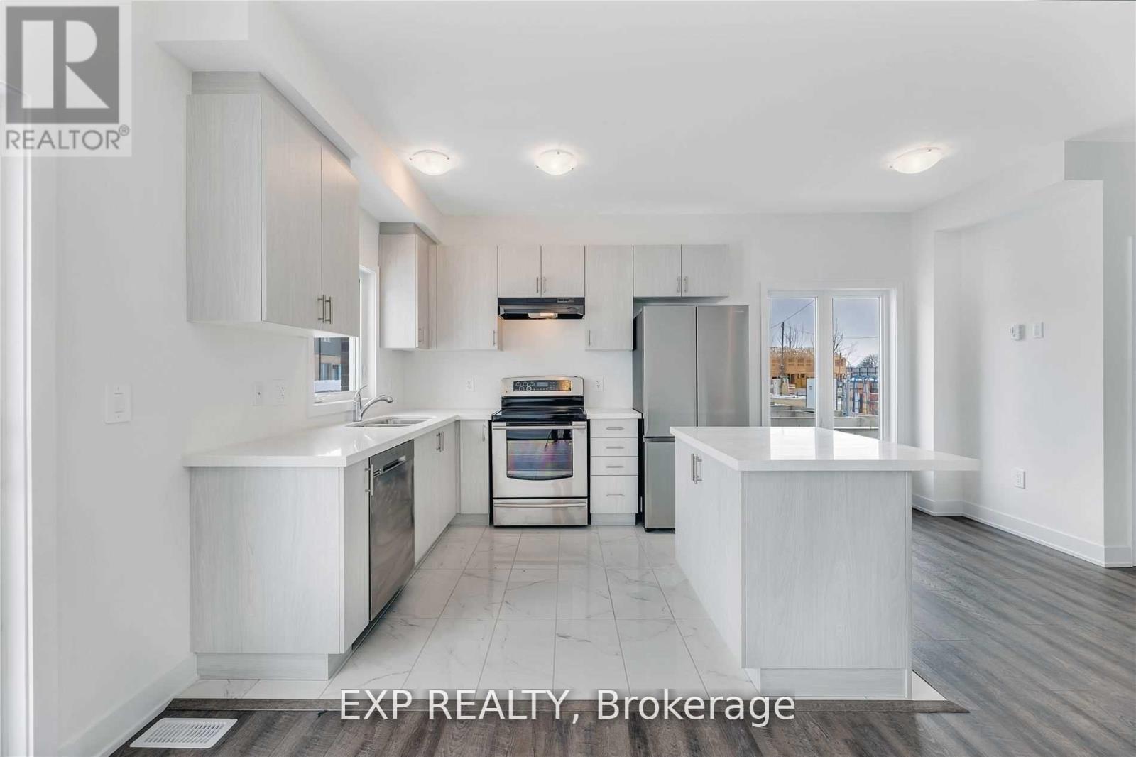 11 Evergreen Terrace, Barrie (Painswick South), Ontario  L9J 0M6 - Photo 7 - S12832258