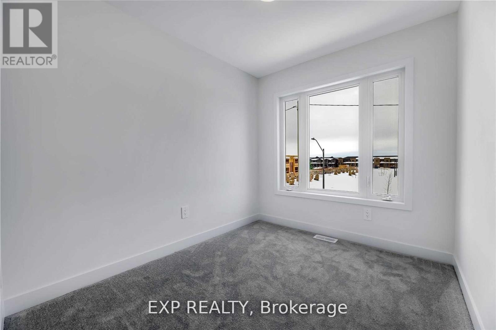 11 Evergreen Terrace, Barrie (Painswick South), Ontario  L9J 0M6 - Photo 9 - S12832258