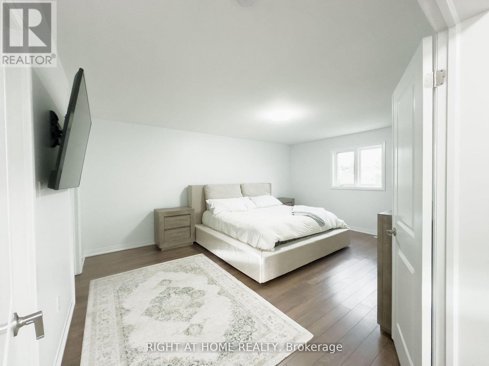 8 Greenwich Street, Barrie (Ardagh), Ontario  L4N 7R1 - Photo 20 - S12832278