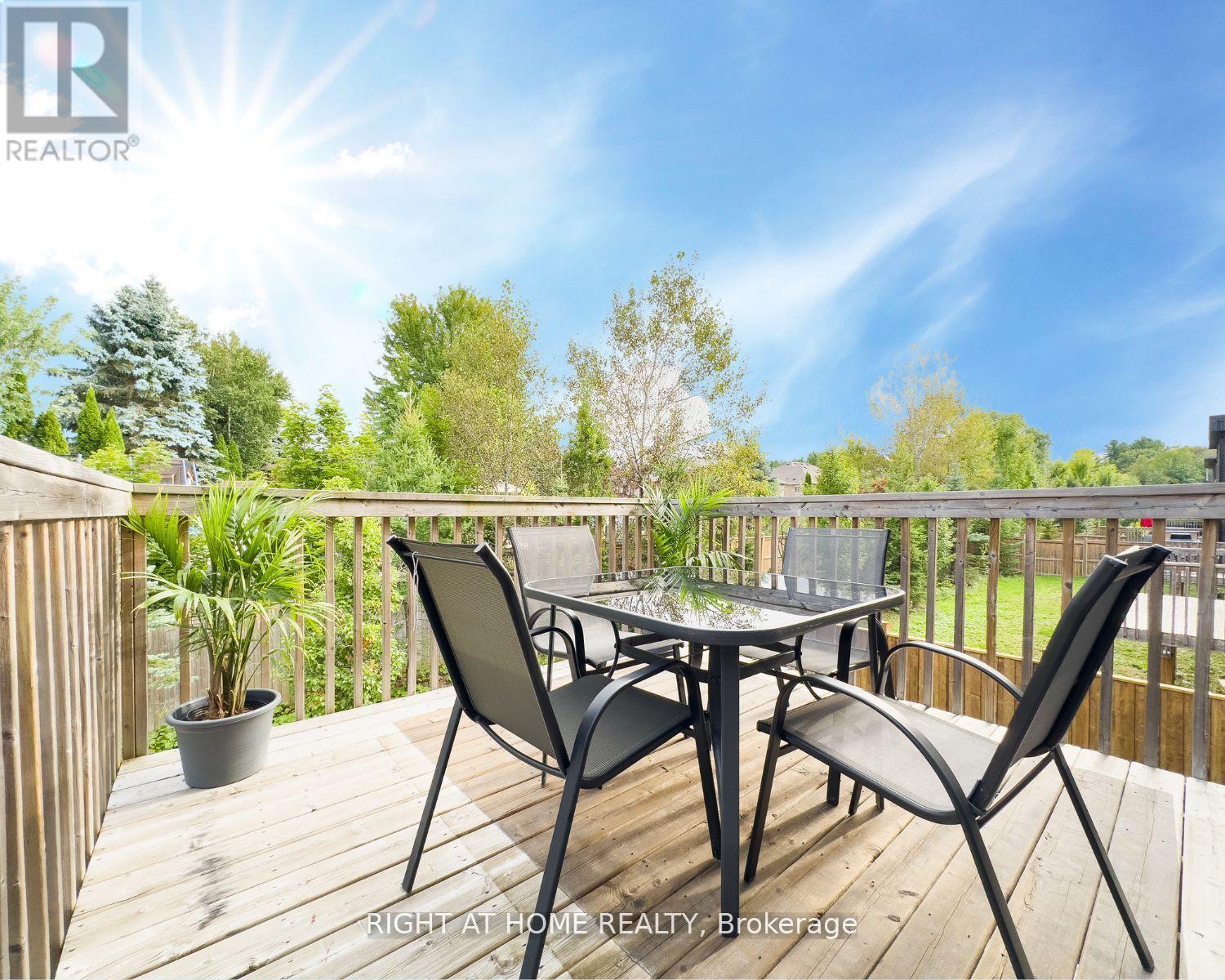 8 Greenwich Street, Barrie (Ardagh), Ontario  L4N 7R1 - Photo 9 - S12832278