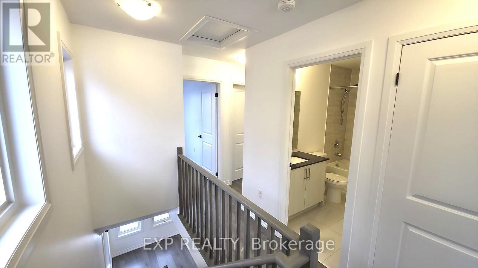 111 Fairlane Avenue, Barrie, Ontario  L9J 0M5 - Photo 10 - S12832290