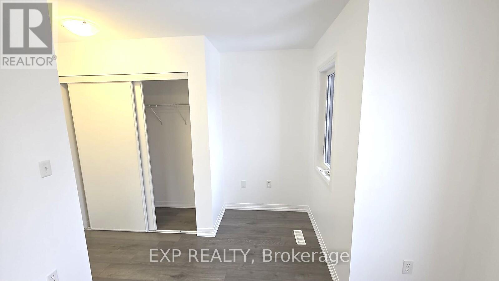 111 Fairlane Avenue, Barrie, Ontario  L9J 0M5 - Photo 11 - S12832290