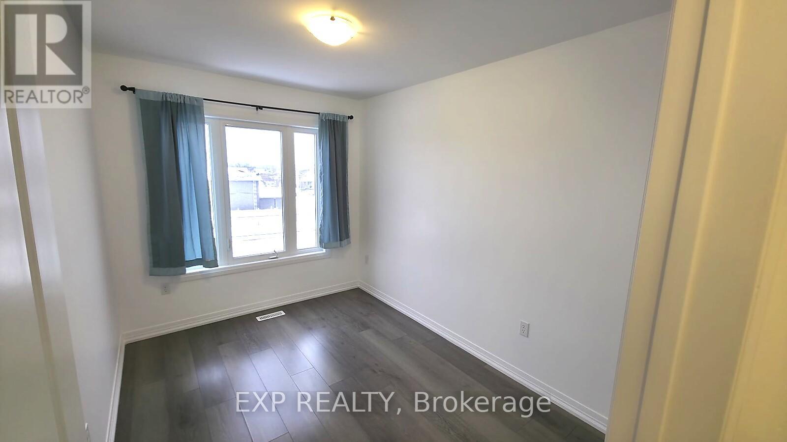 111 Fairlane Avenue, Barrie, Ontario  L9J 0M5 - Photo 13 - S12832290