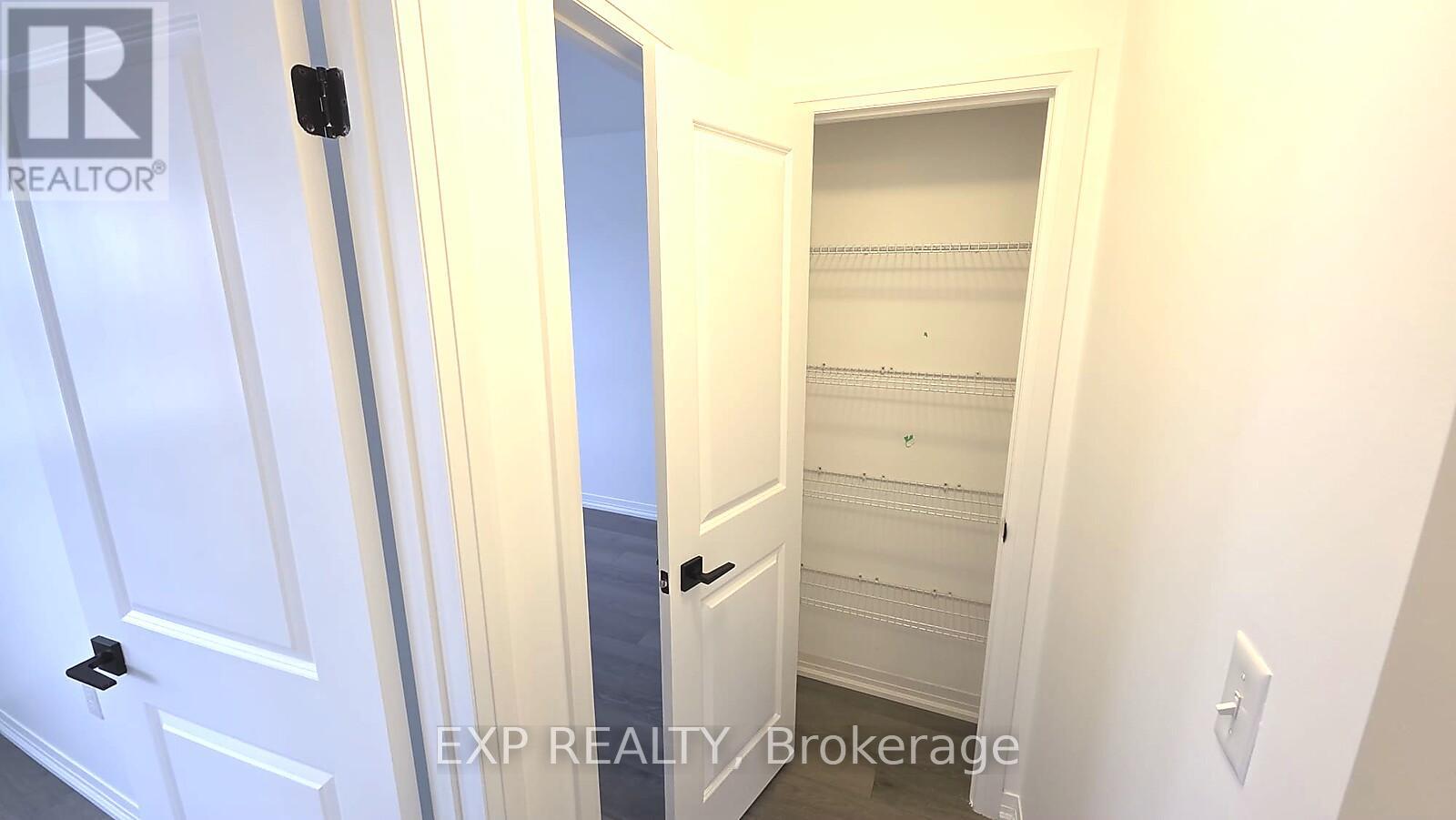 111 Fairlane Avenue, Barrie, Ontario  L9J 0M5 - Photo 17 - S12832290