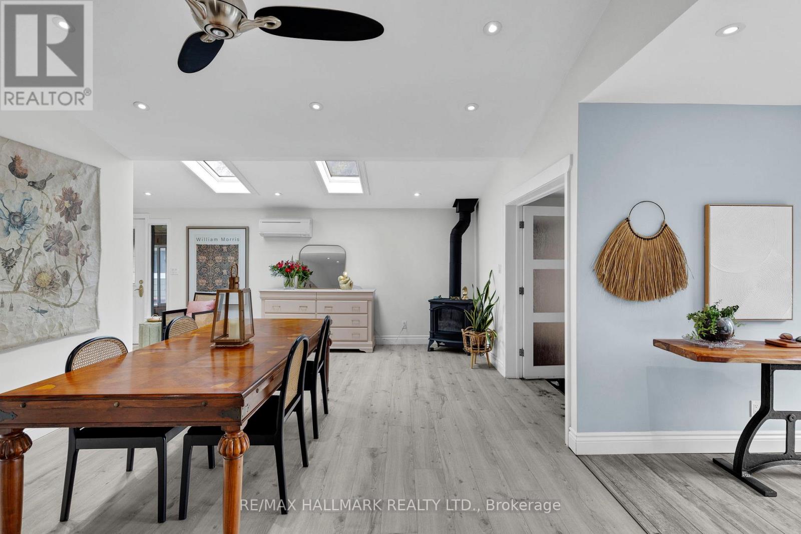 95 Lake Avenue, Ramara (Brechin), Ontario  L0K 1B0 - Photo 12 - S12832324