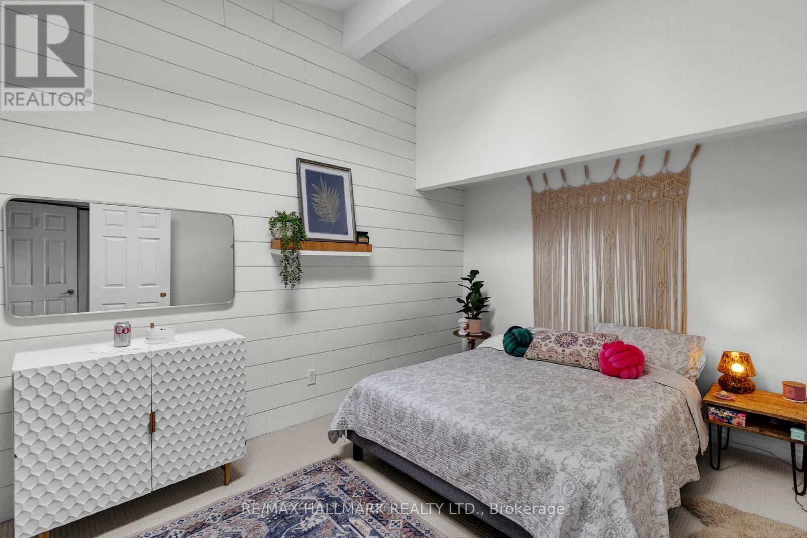 95 Lake Avenue, Ramara (Brechin), Ontario  L0K 1B0 - Photo 16 - S12832324