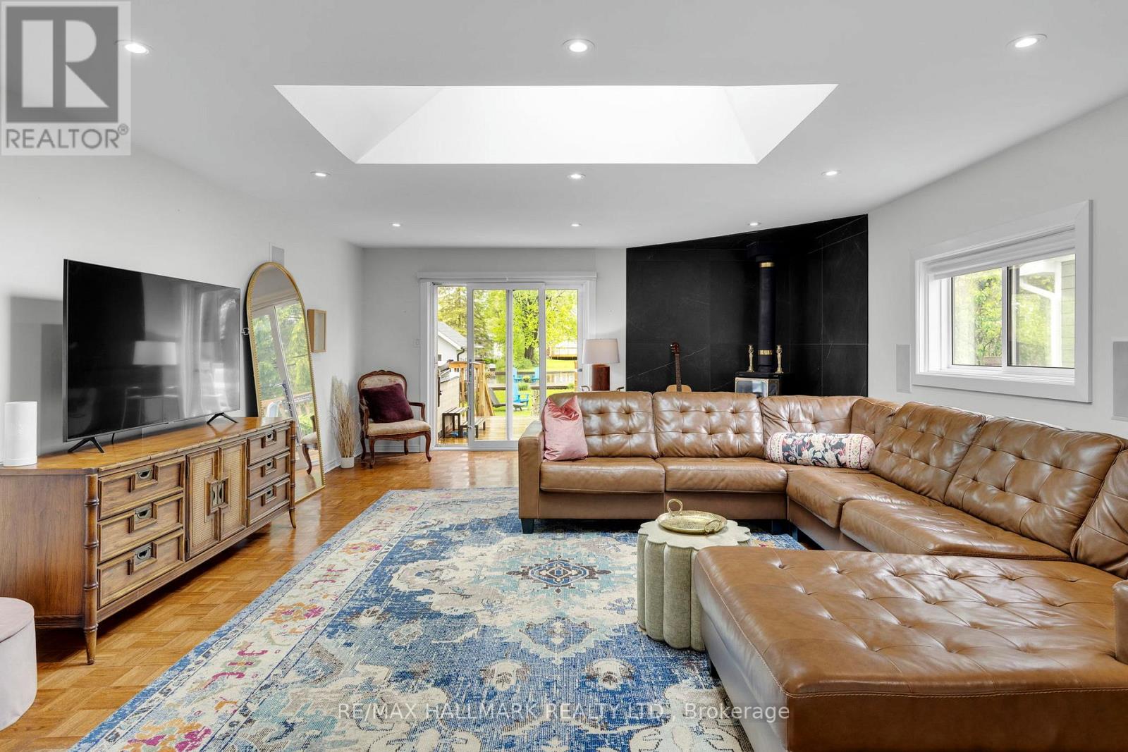 95 Lake Avenue, Ramara (Brechin), Ontario  L0K 1B0 - Photo 18 - S12832324