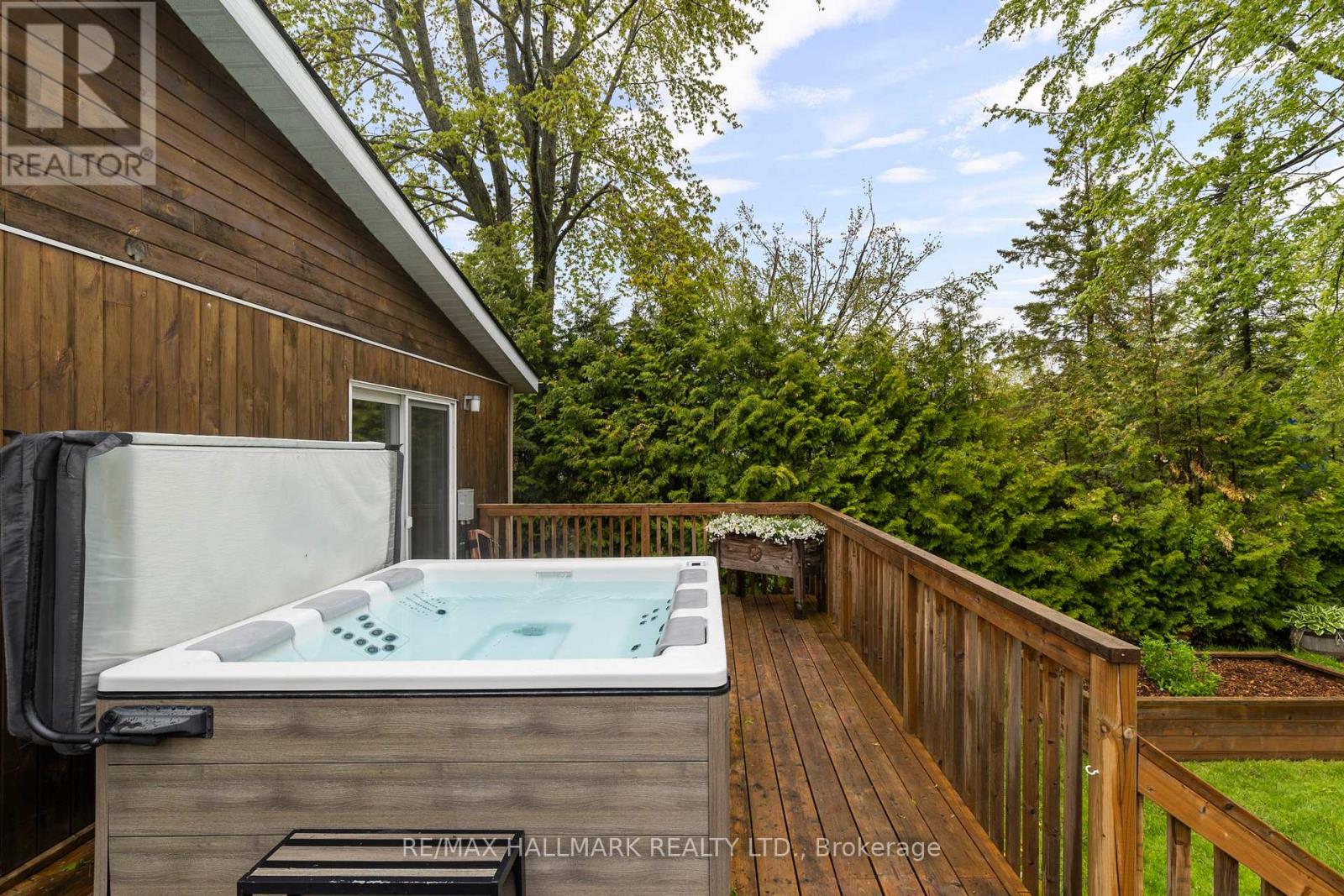 95 Lake Avenue, Ramara (Brechin), Ontario  L0K 1B0 - Photo 28 - S12832324