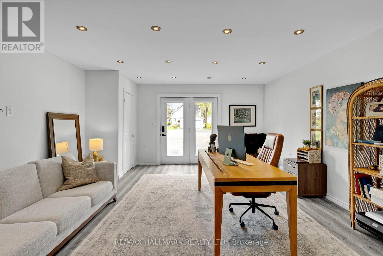 95 Lake Avenue, Ramara (Brechin), Ontario  L0K 1B0 - Photo 6 - S12832324