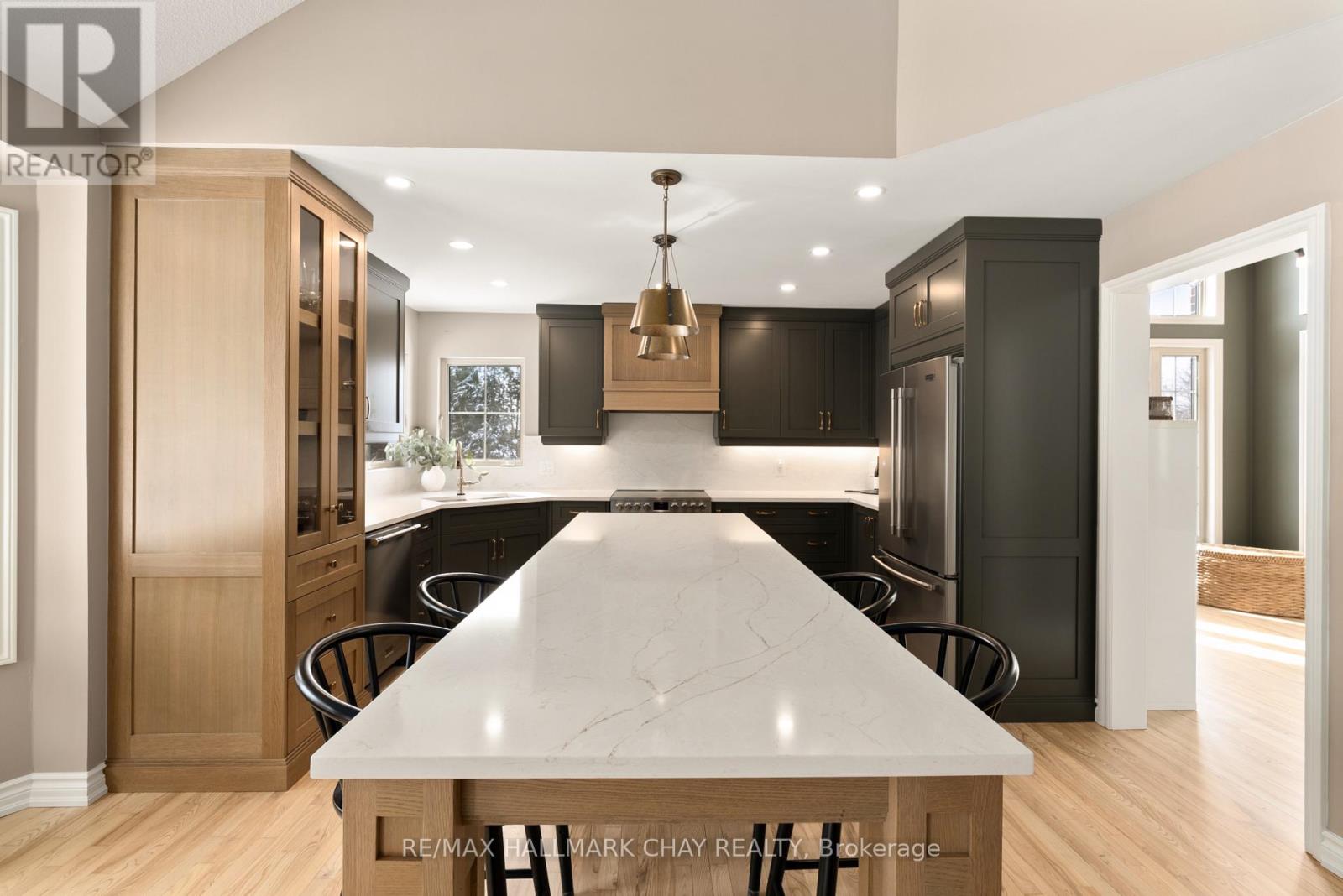 32 Forest Hill Drive, Springwater (Midhurst), Ontario  L0L 1X0 - Photo 11 - S12832380