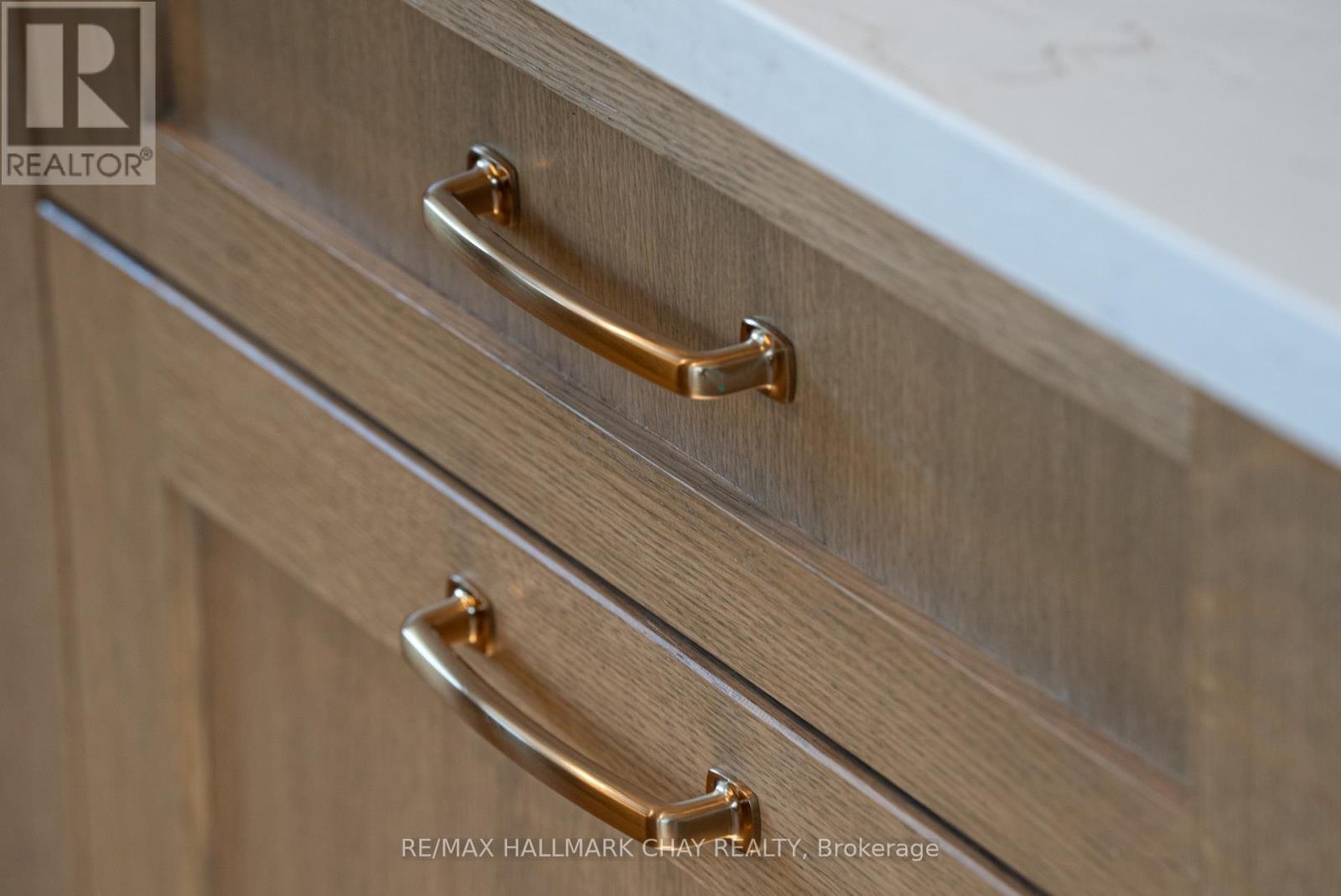 32 Forest Hill Drive, Springwater (Midhurst), Ontario  L0L 1X0 - Photo 13 - S12832380