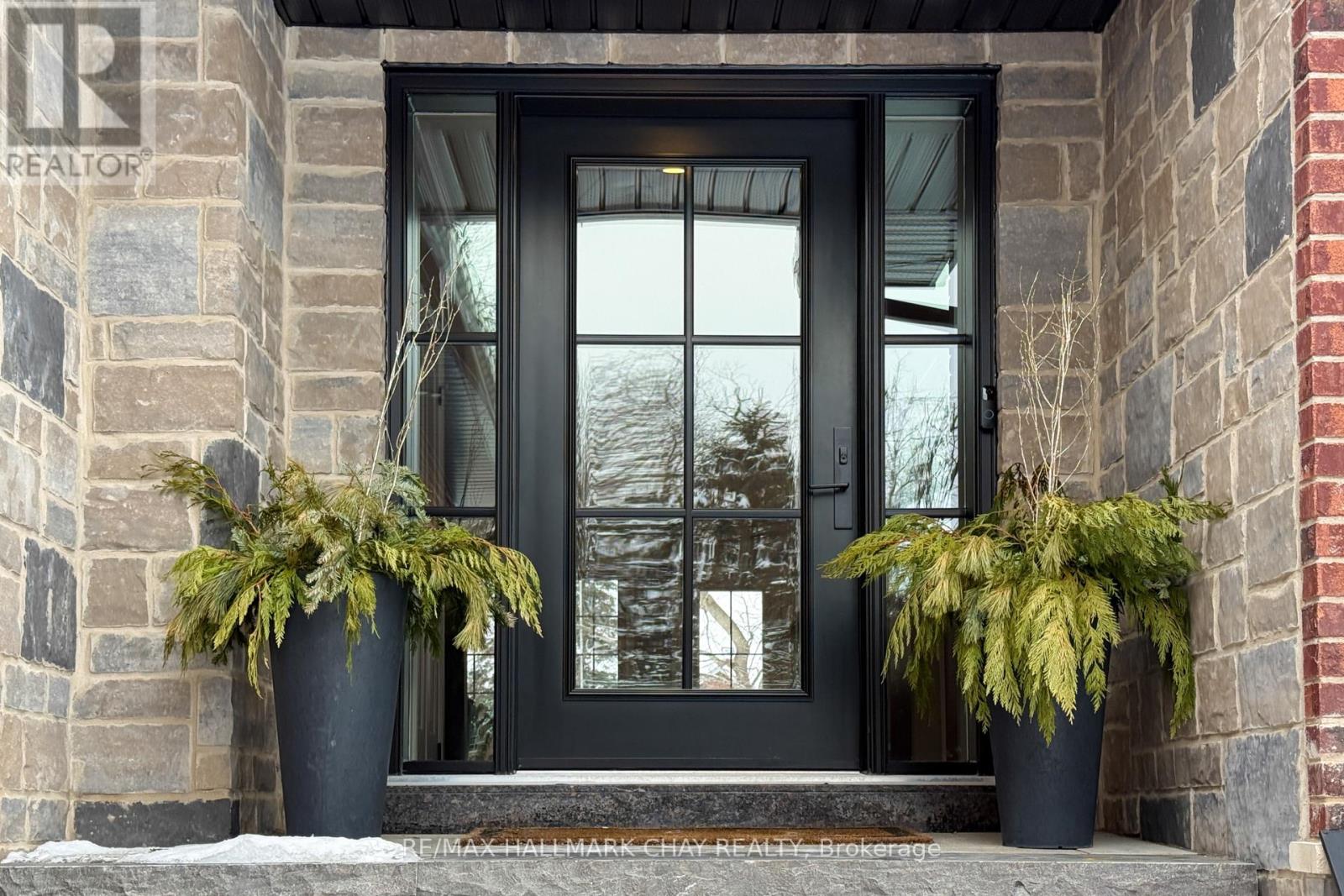 32 Forest Hill Drive, Springwater (Midhurst), Ontario  L0L 1X0 - Photo 2 - S12832380