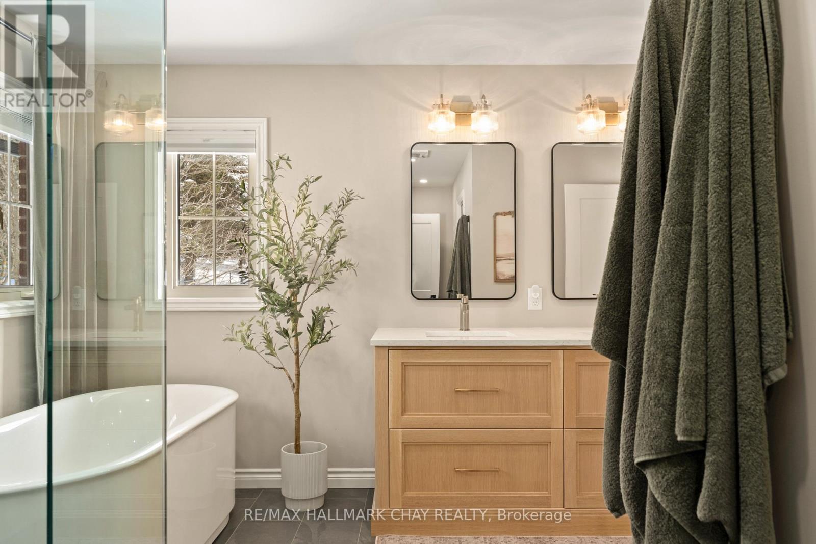 32 Forest Hill Drive, Springwater (Midhurst), Ontario  L0L 1X0 - Photo 23 - S12832380