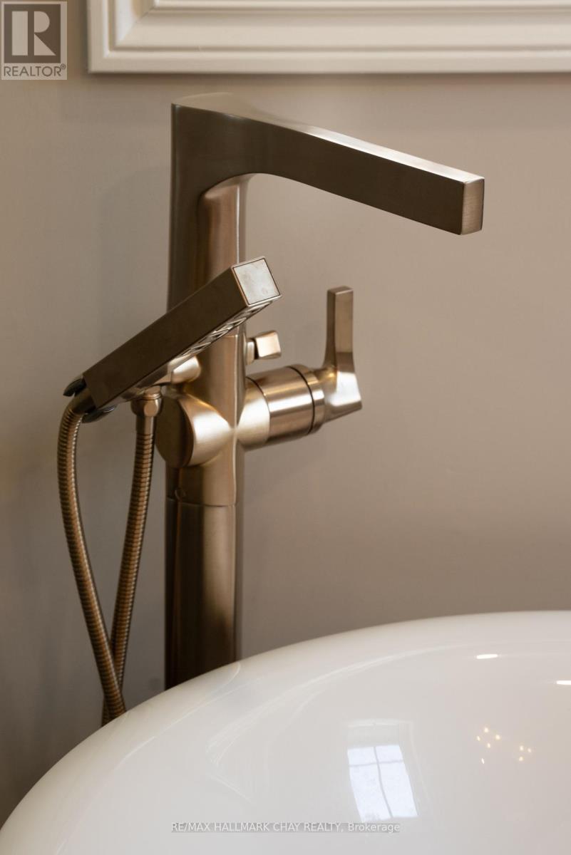 32 Forest Hill Drive, Springwater (Midhurst), Ontario  L0L 1X0 - Photo 25 - S12832380