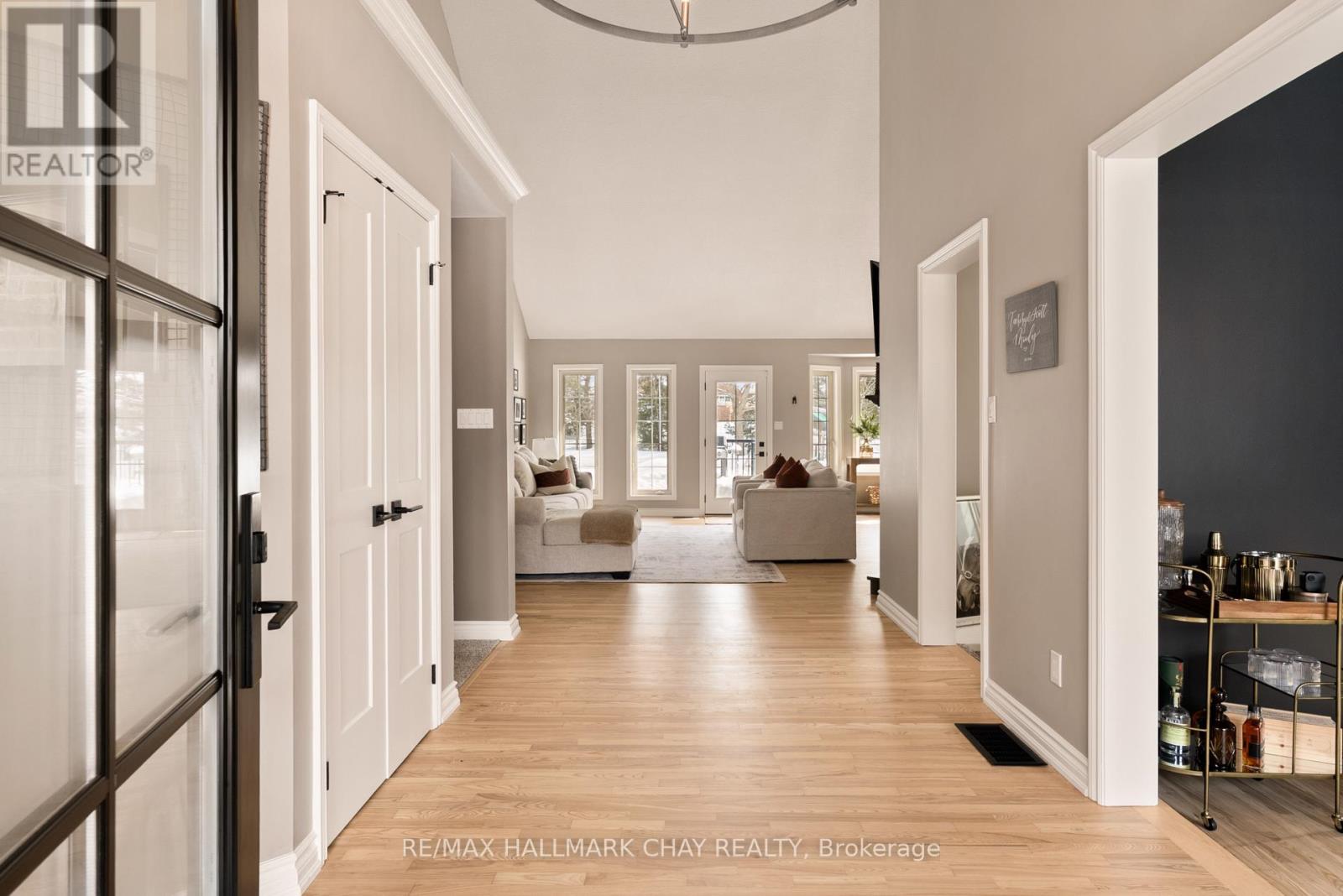 32 Forest Hill Drive, Springwater (Midhurst), Ontario  L0L 1X0 - Photo 3 - S12832380