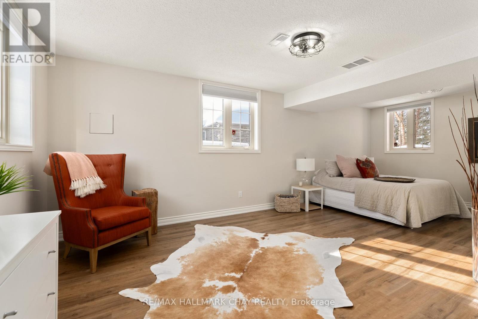 32 Forest Hill Drive, Springwater (Midhurst), Ontario  L0L 1X0 - Photo 38 - S12832380